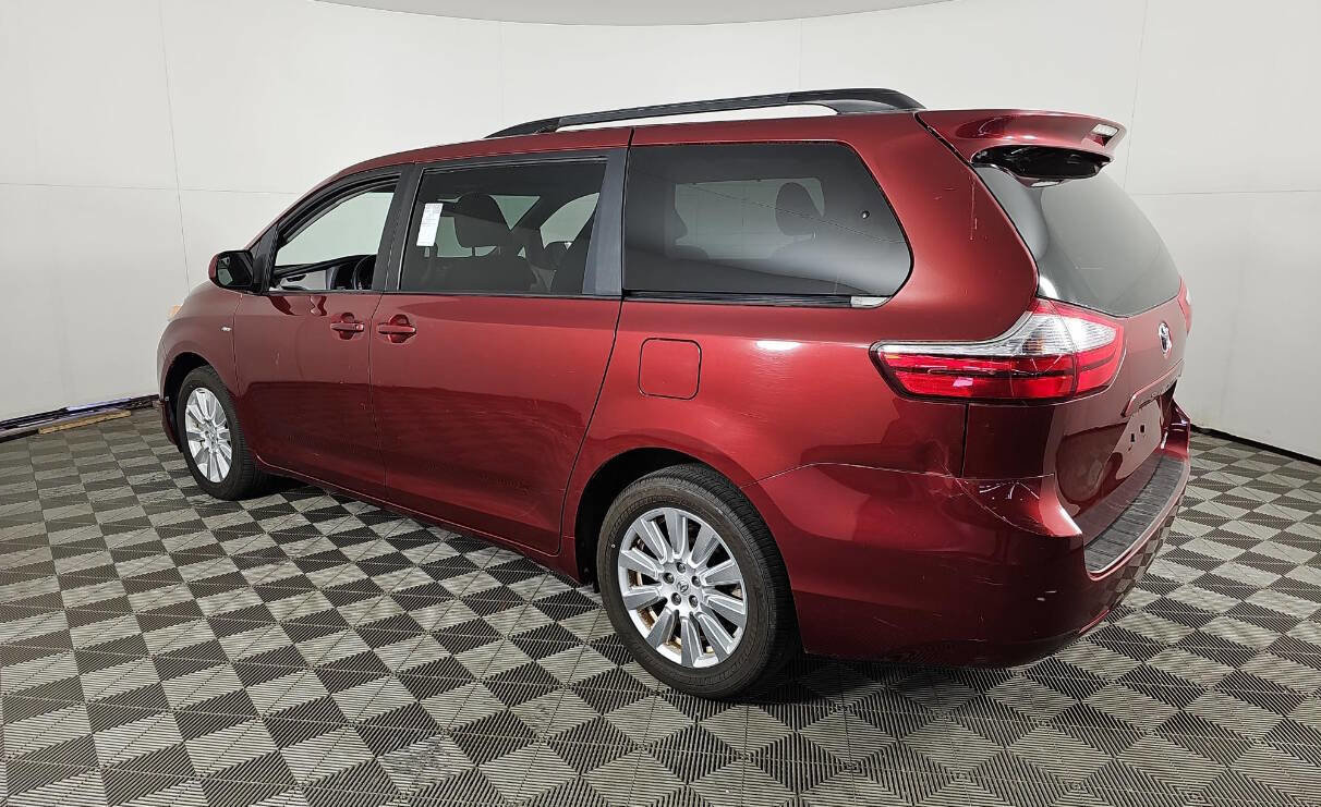 Used 2017 Toyota Sienna LE image 14