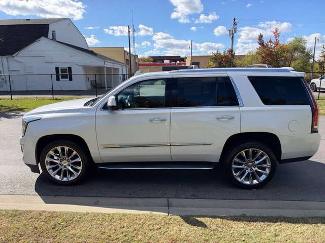 Used 2020 Cadillac Escalade Luxury AWD/4WD image 28