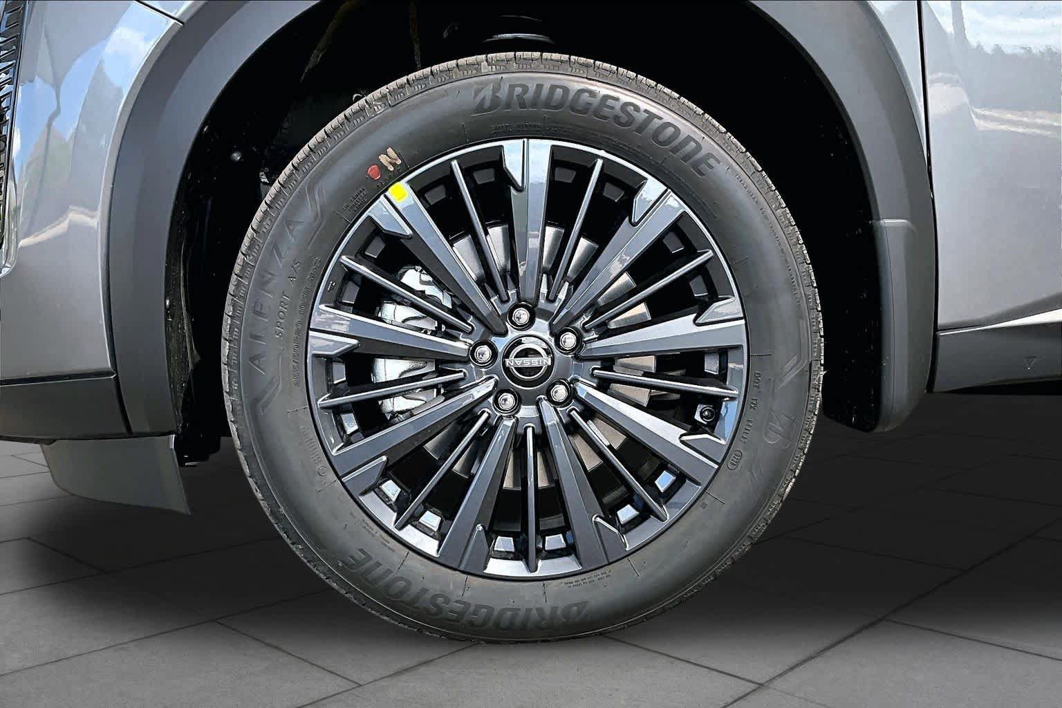 New 2026 Nissan Pathfinder SL FWD image 9