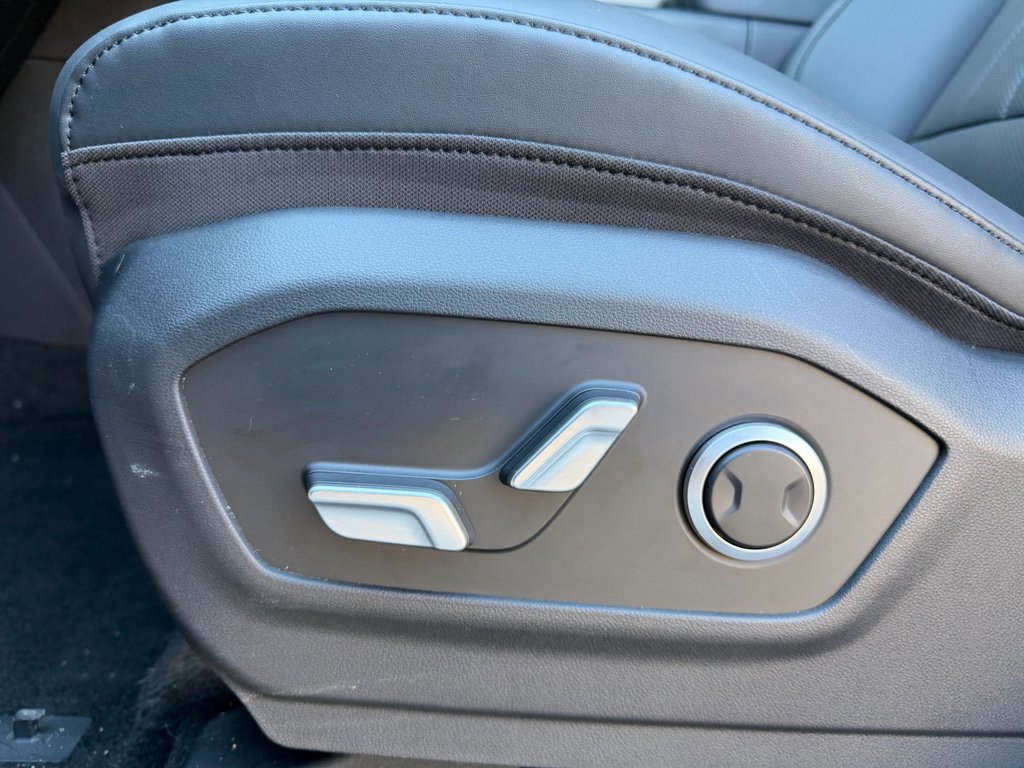 Used 2025 Hyundai Santa Fe XRT image 15