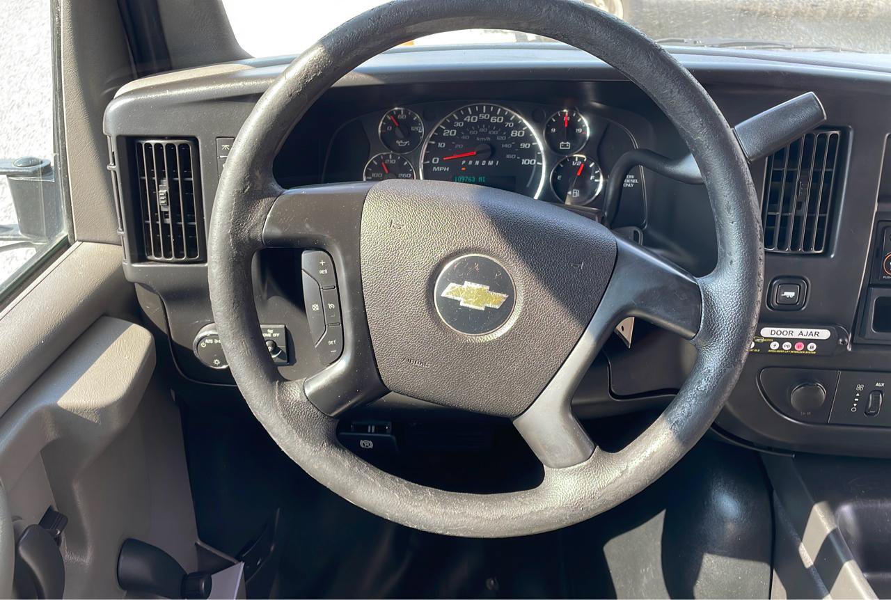 Used 2015 Chevrolet Express 3500 w/ Shuttle Bus Package RWD image 18