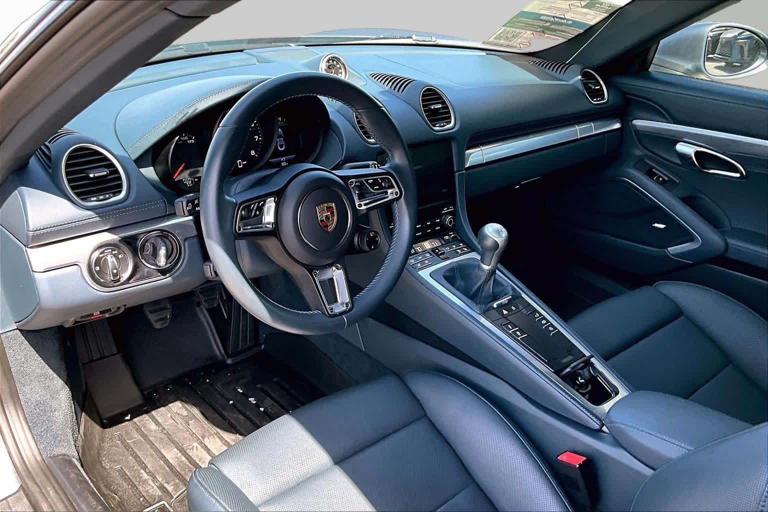 Used 2025 Porsche 718 Cayman RWD image 18