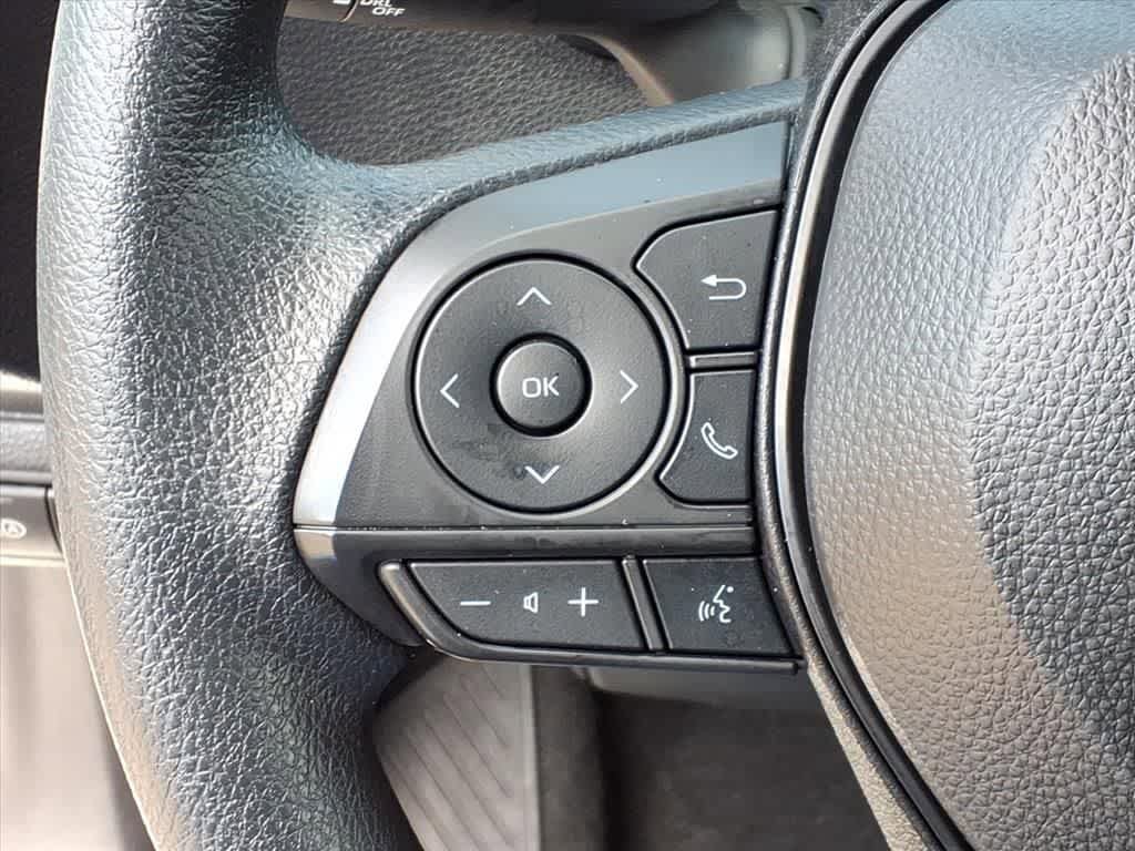 Used 2025 Toyota Corolla LE FWD image 18