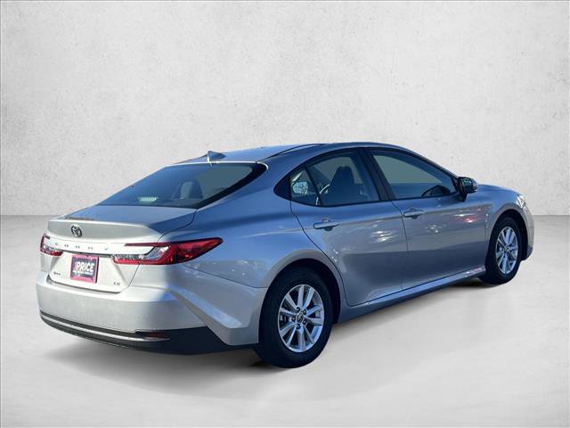 Used 2025 Toyota Camry LE image 5
