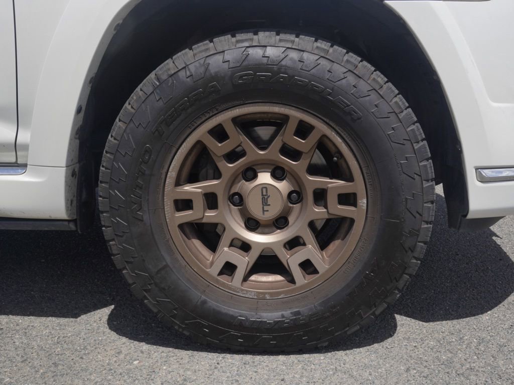 Used 2016 Toyota 4Runner Limited image 10