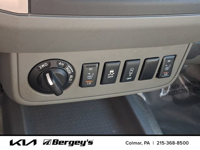 Used 2016 Nissan Frontier SL AWD/4WD image 16