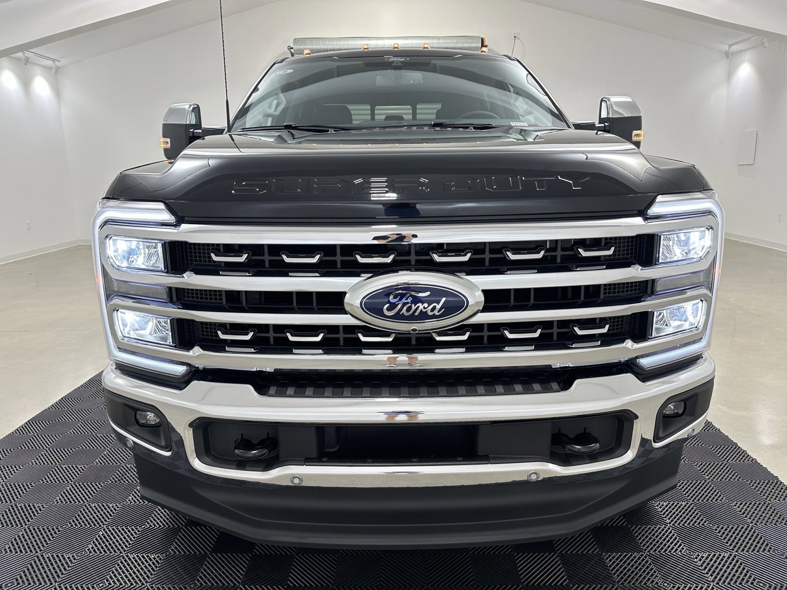 New 2025 Ford F250 Lariat w/ Lariat Ultimate Package image 2