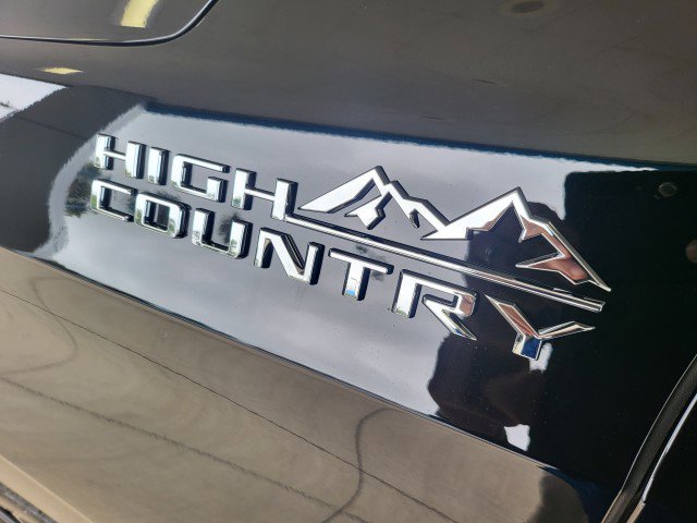 New 2025 Chevrolet Suburban High Country image 33