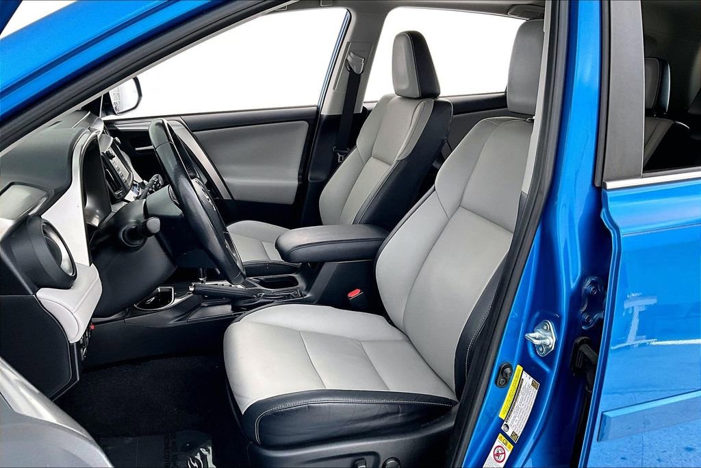 Used 2017 Toyota RAV4 Limited image 30