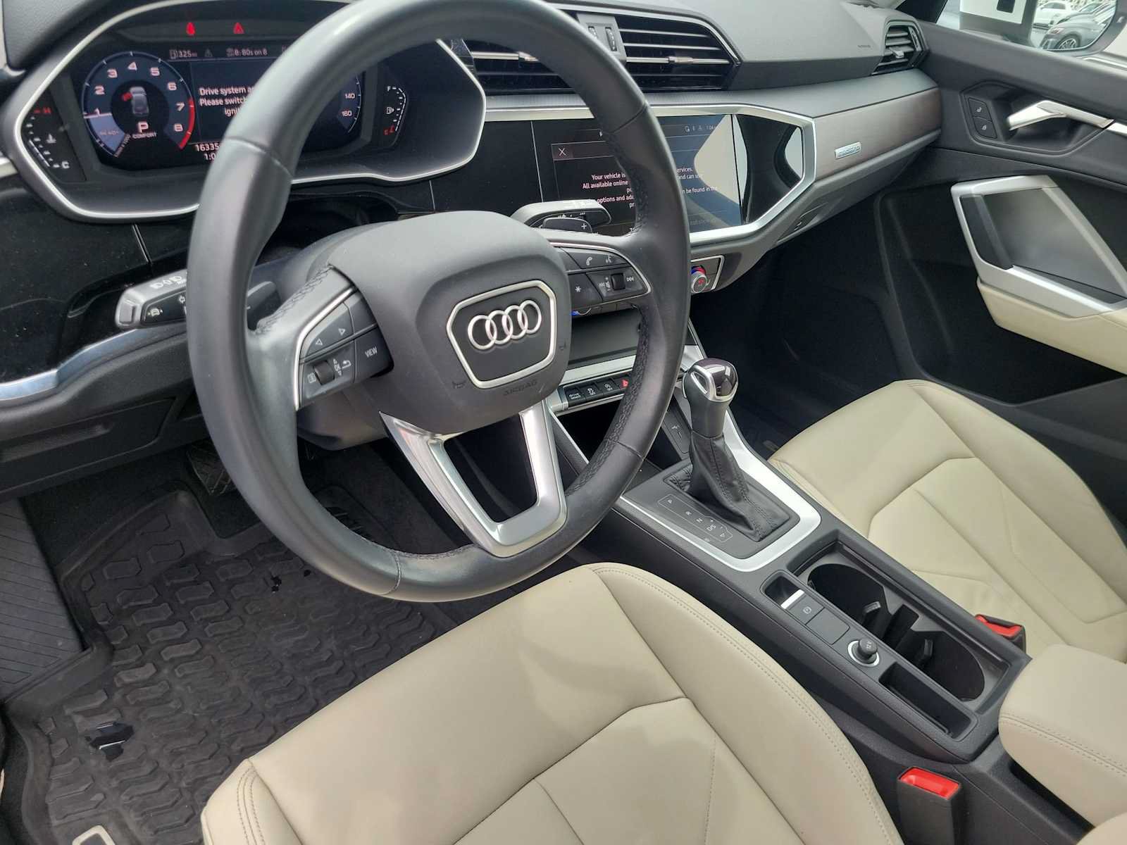 Certified 2023 Audi Q3 2.0T Premium w/ Convenience Package AWD/4WD image 2