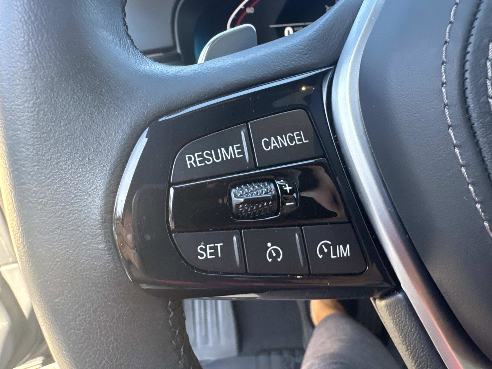 Certified 2023 BMW 540i w/ Premium Package image 29