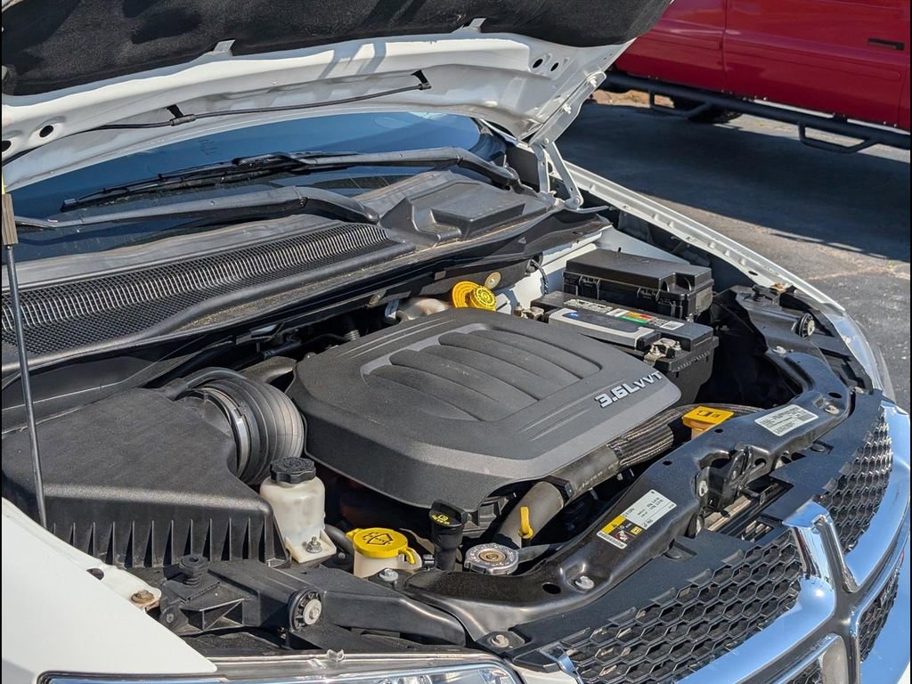 Used 2018 Dodge Grand Caravan SE FWD image 24