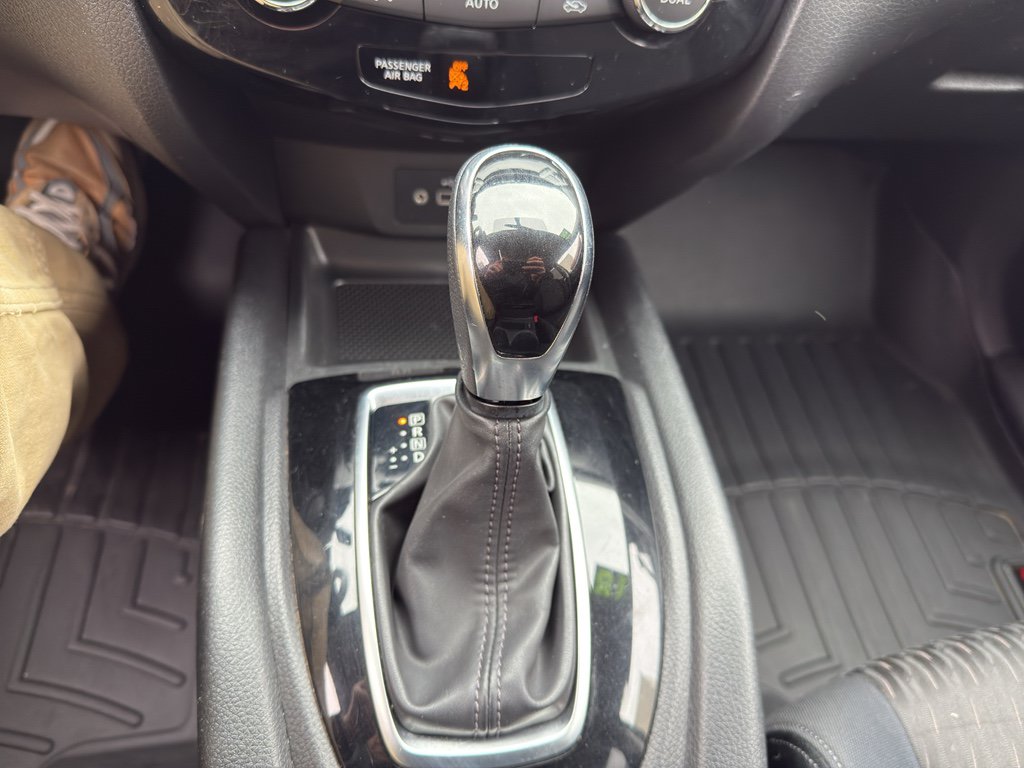 Used 2018 Nissan Rogue SV AWD/4WD image 21
