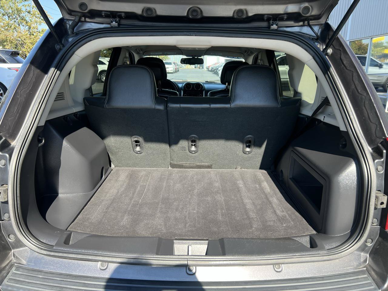 Used 2017 Jeep Compass Latitude AWD/4WD image 13