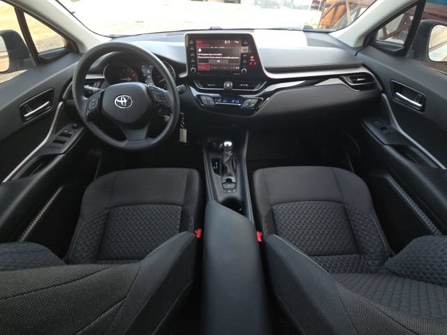 Used 2021 Toyota C-HR LE FWD image 31