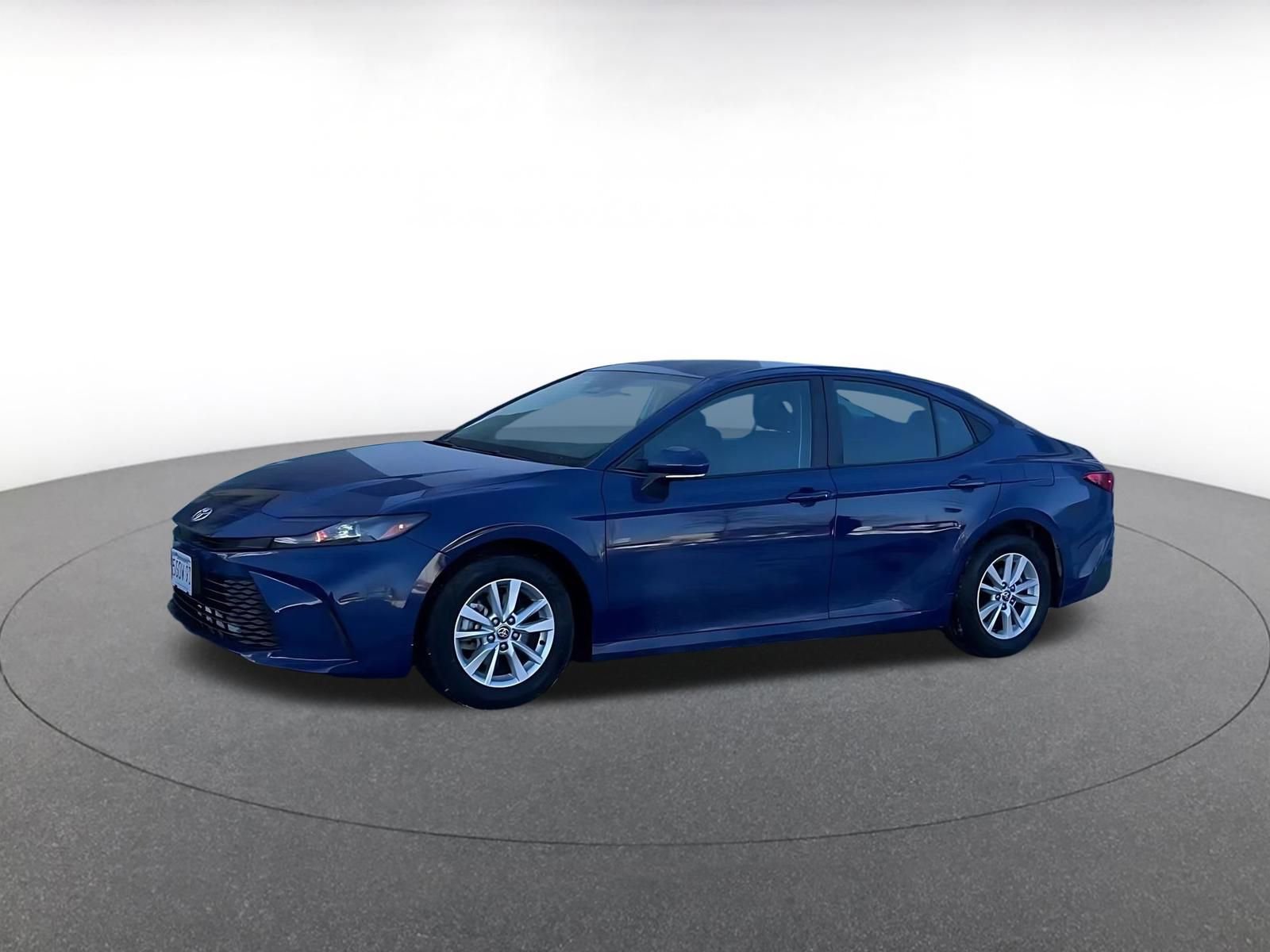 Used 2025 Toyota Camry LE image 7