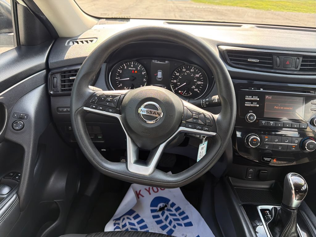 Used 2017 Nissan Rogue S AWD/4WD image 24