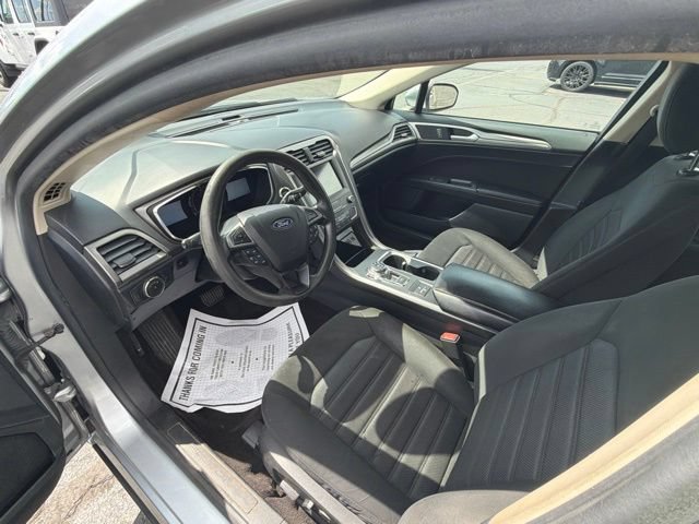 Used 2020 Ford Fusion SE FWD image 16