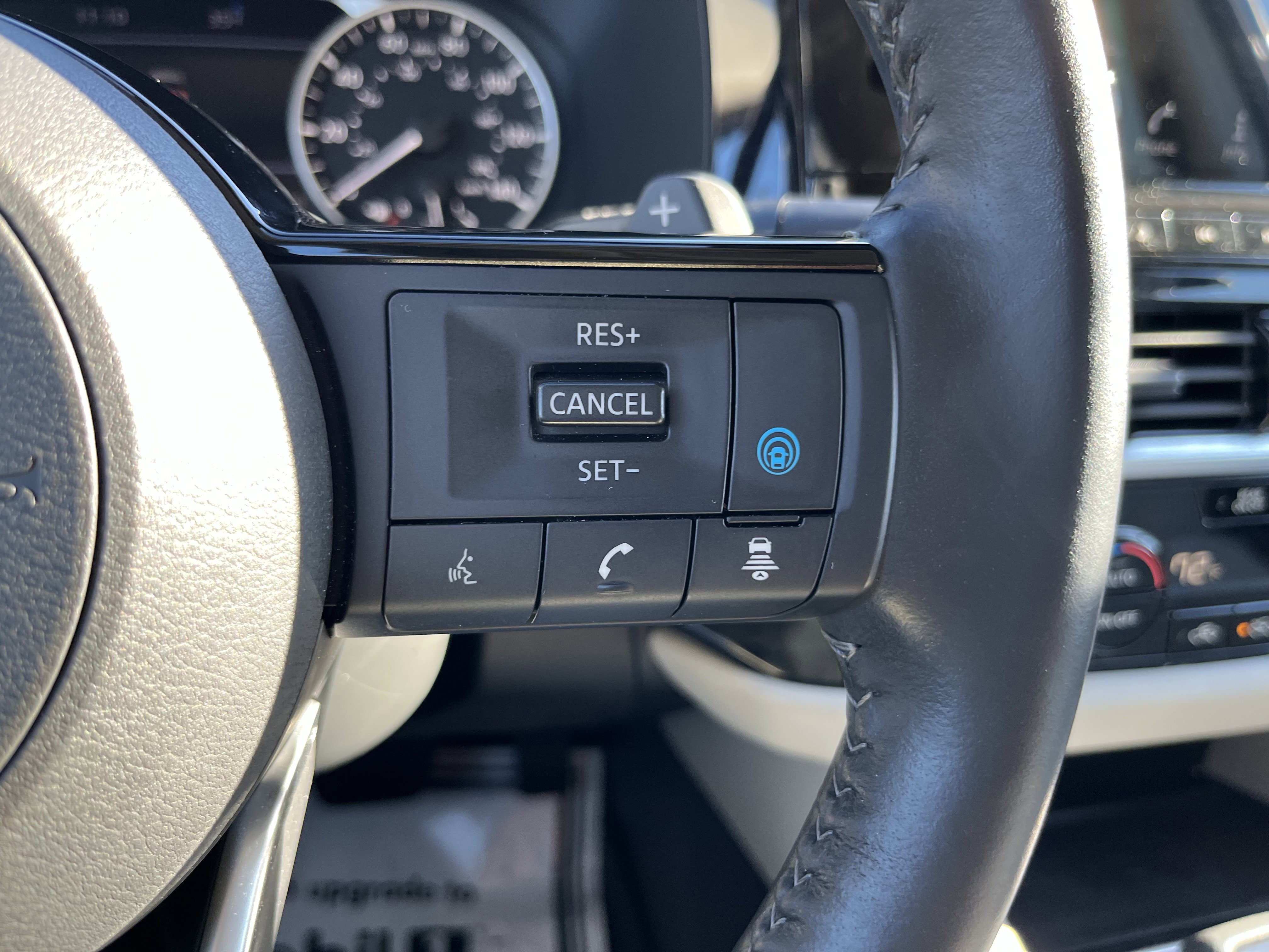 Used 2023 Nissan Pathfinder SL image 23