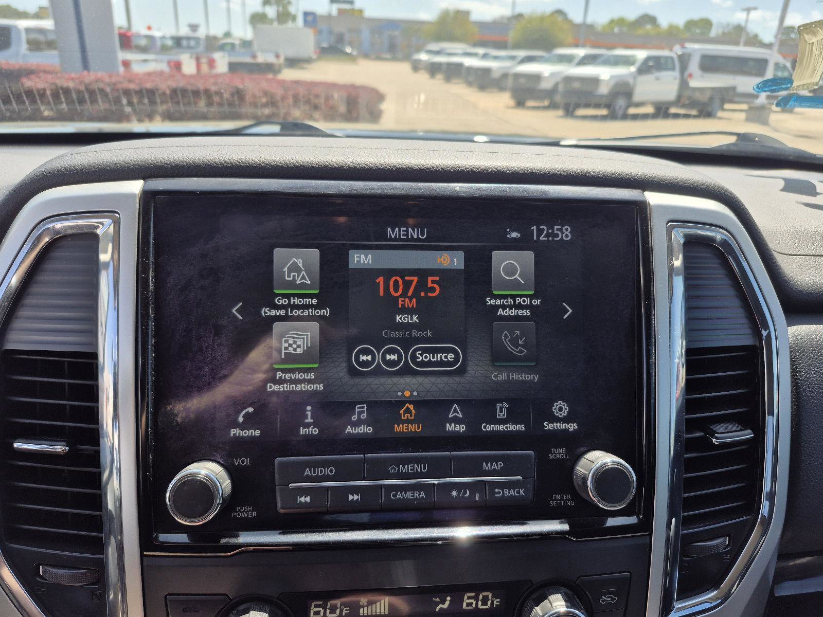 Used 2020 Nissan Titan SV w/ SV Convenience Package RWD image 6