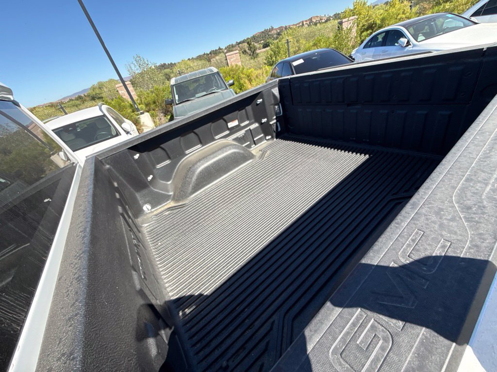 Used 2025 GMC Sierra 1500 SLT AWD/4WD image 10