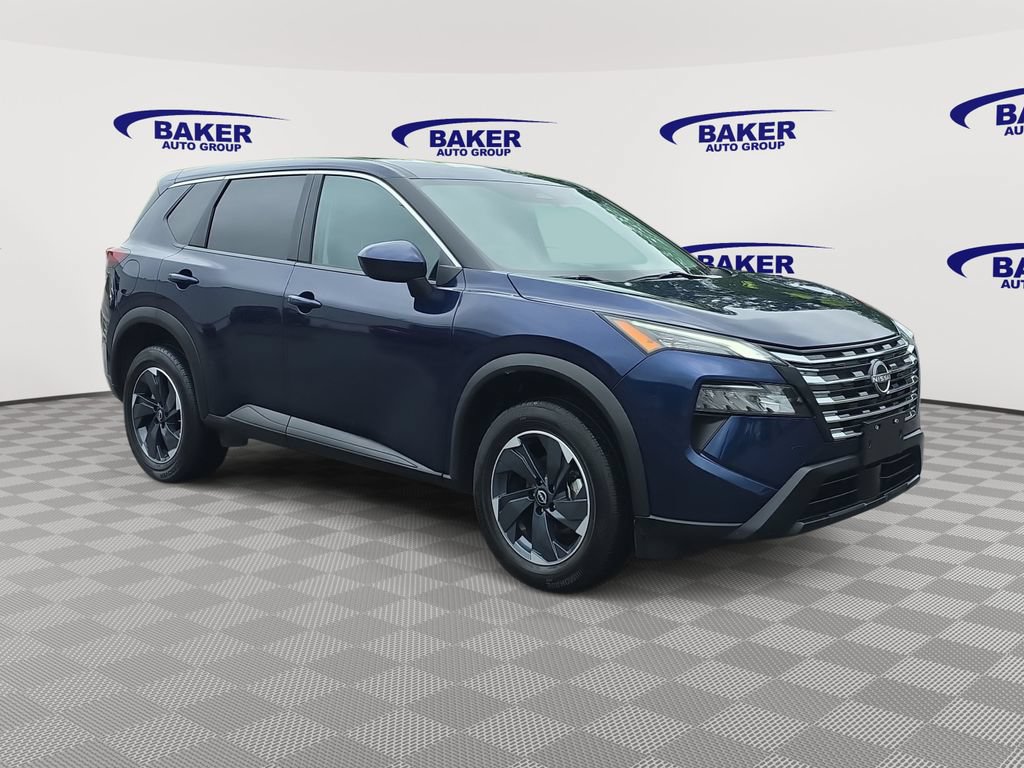 Used 2024 Nissan Rogue SV AWD/4WD image 3