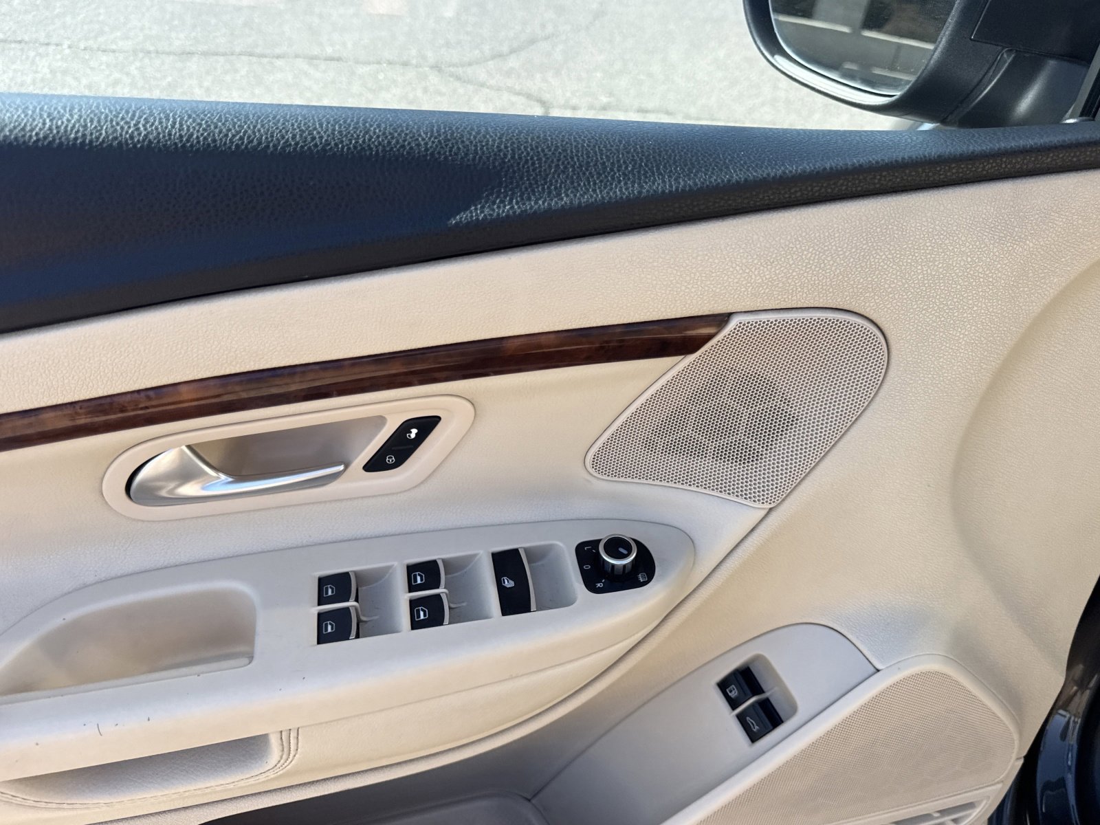 Used 2012 Volkswagen Eos Lux image 15