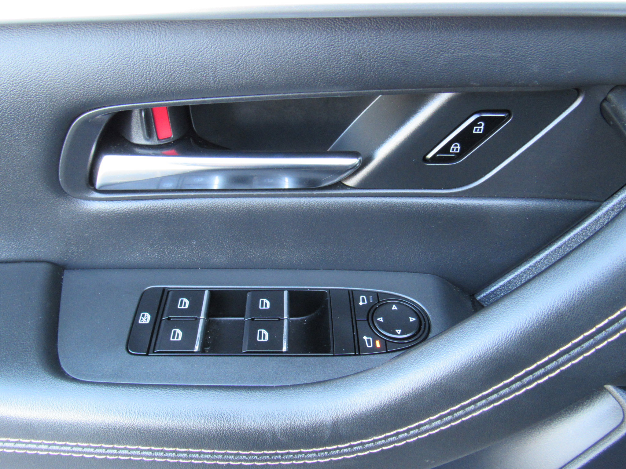 Used 2025 MAZDA CX-90 3.3 Turbo w/ Premium Sport Pkg image 13