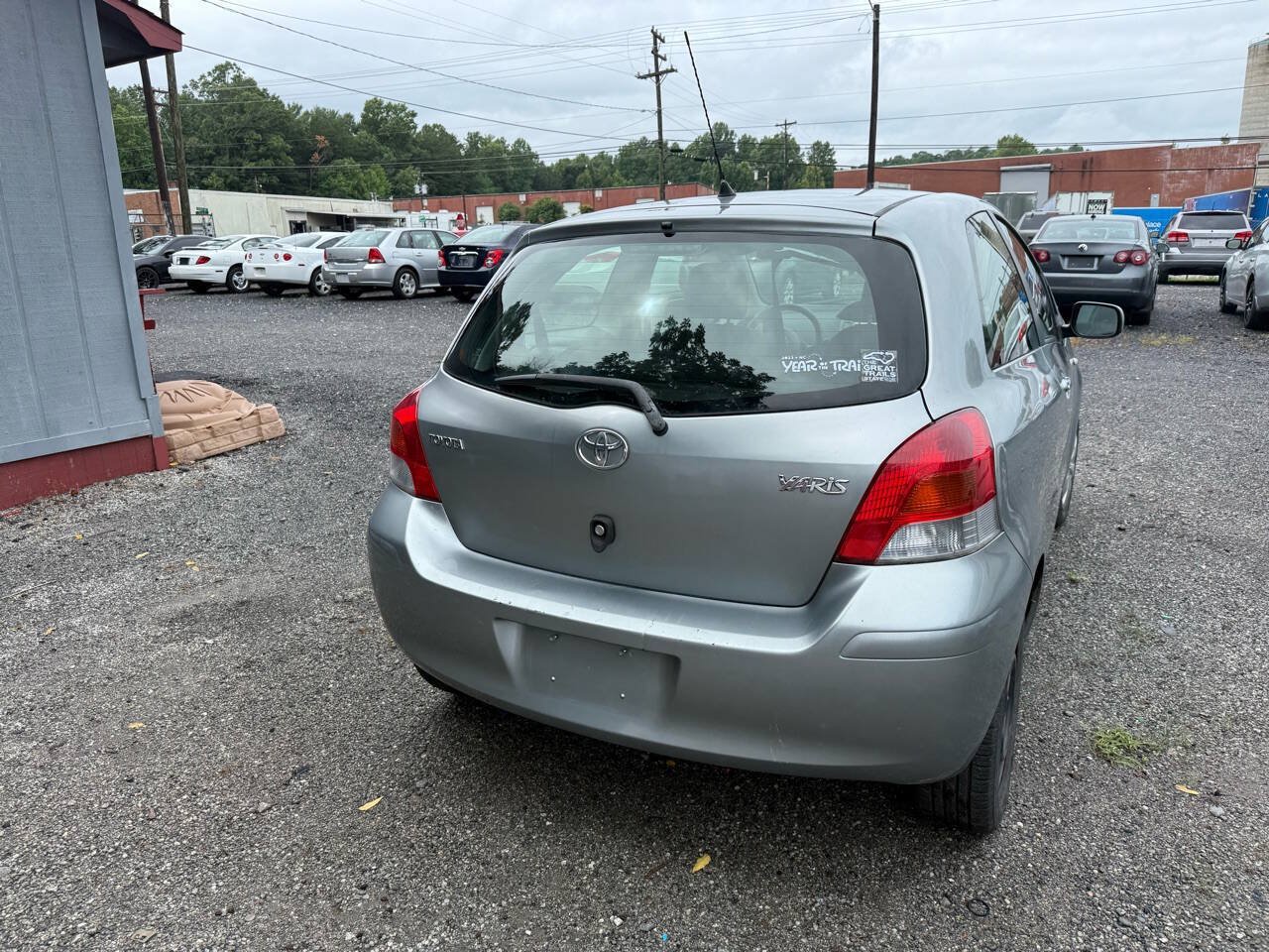 Used 2010 Toyota Yaris 2-Door Hatchback FWD image 7