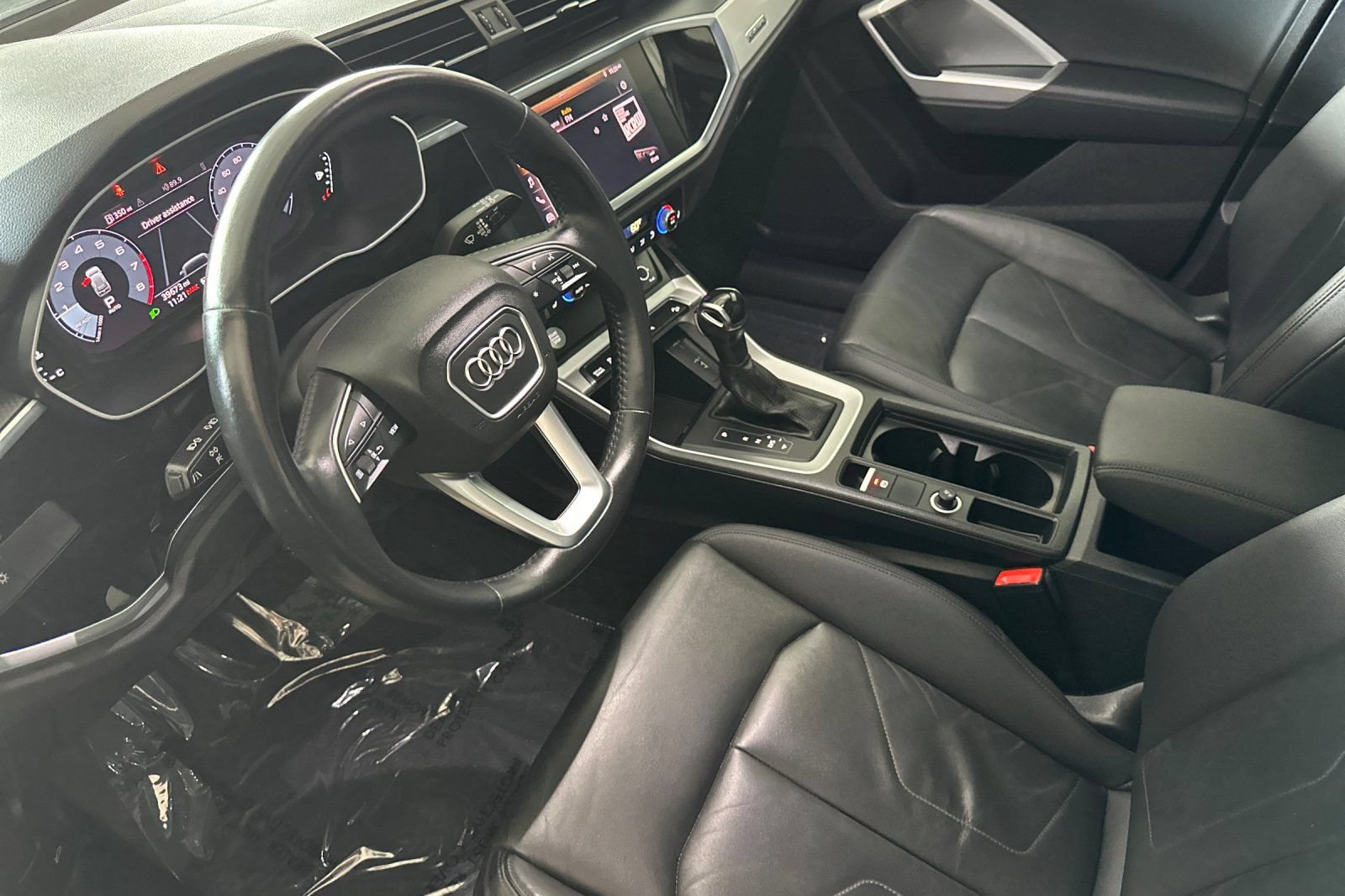 Used 2020 Audi Q3 2.0T Premium w/ Convenience Package AWD/4WD image 10