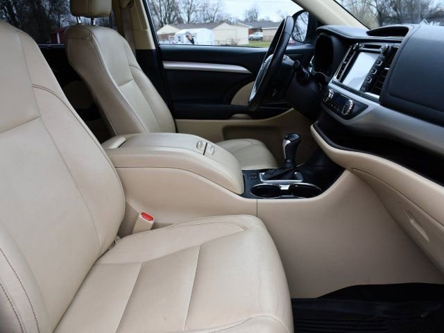 Used 2018 Toyota Highlander XLE image 30