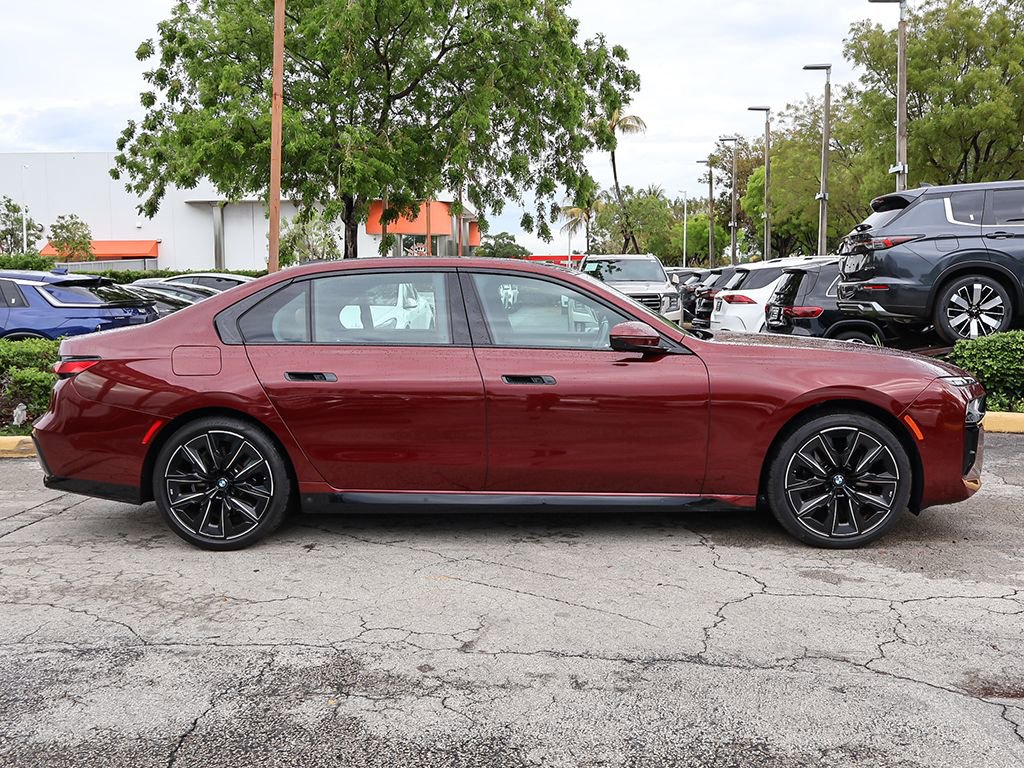 Used 2023 BMW 740i w/ Parking Assistance Package image 22