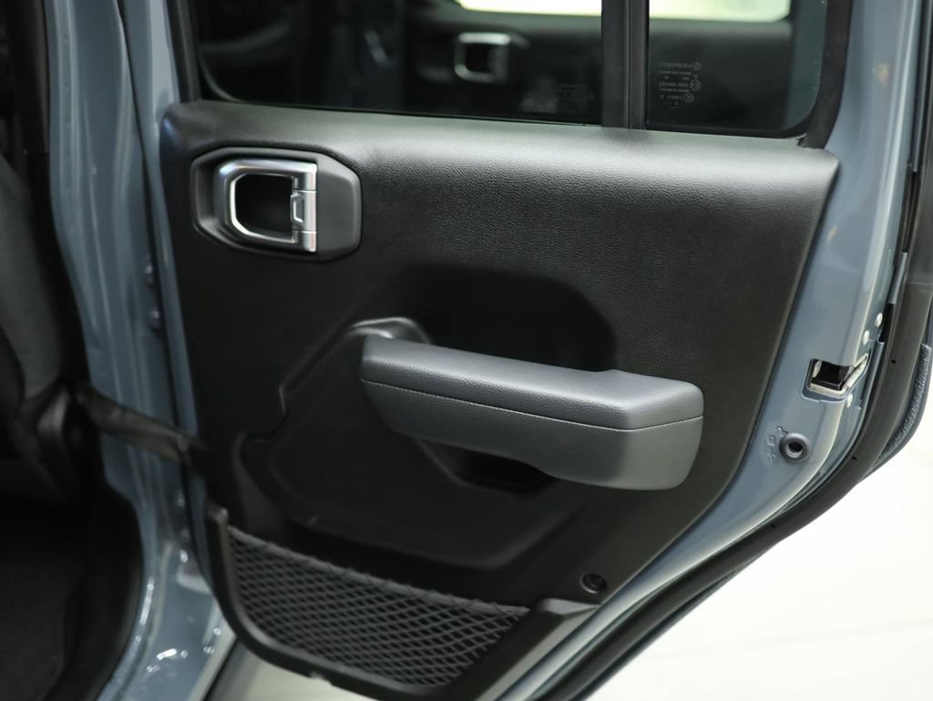 Used 2025 Jeep Wrangler Unlimited Rubicon AWD/4WD image 50