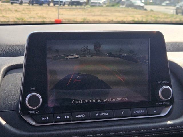 Used 2024 Nissan Rogue SV image 10