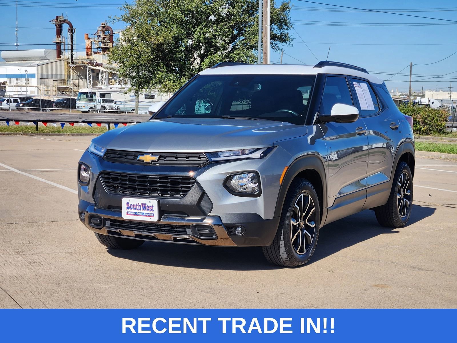 Used 2023 Chevrolet TrailBlazer ACTIV w/ Sun and Liftgate Package image 2