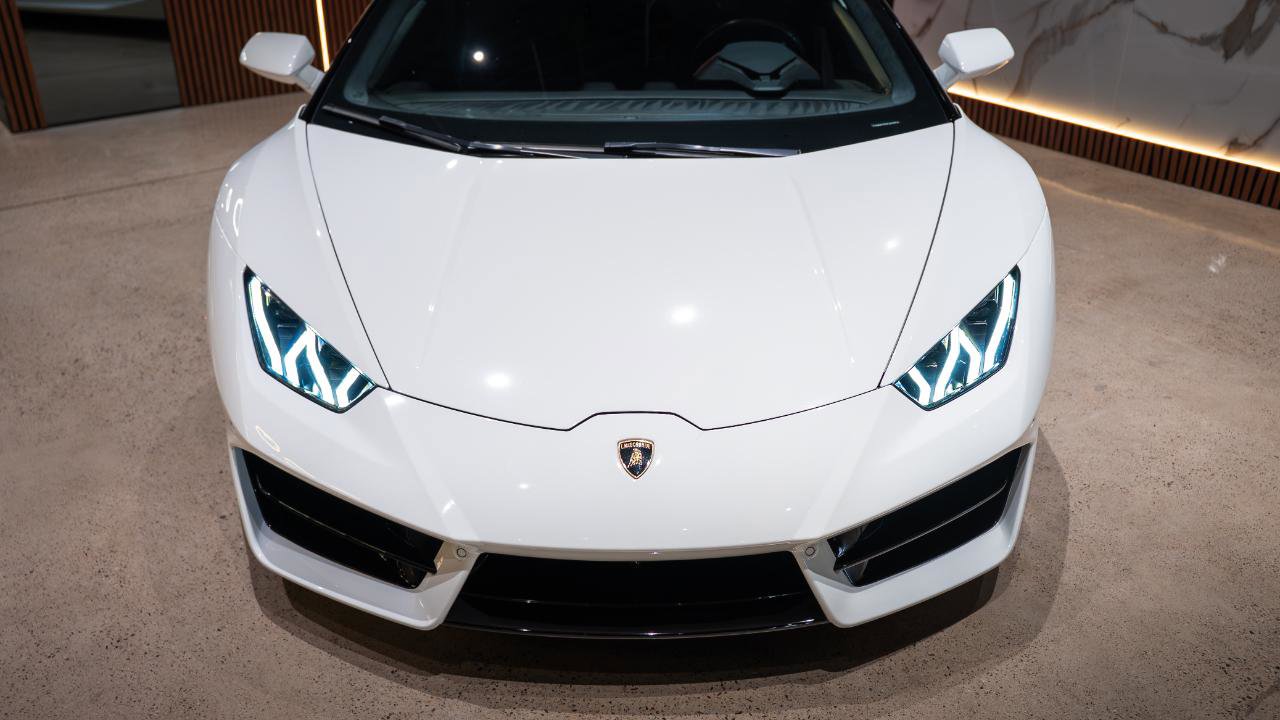 Used 2017 Lamborghini Huracan LP 580-2 RWD image 3