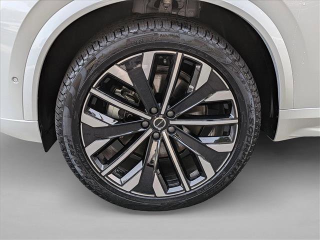 Certified 2025 Volvo XC90 B6 Plus w/ Protection Package Premier image 10