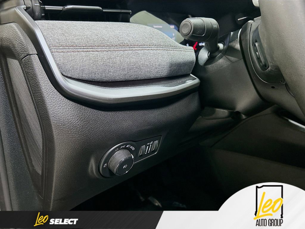 Used 2023 Jeep Compass Latitude image 10