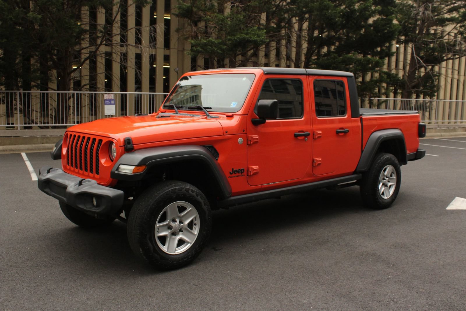 Used 2020 Jeep Gladiator Sport w/ Quick Order Package 24S AWD/4WD image 12