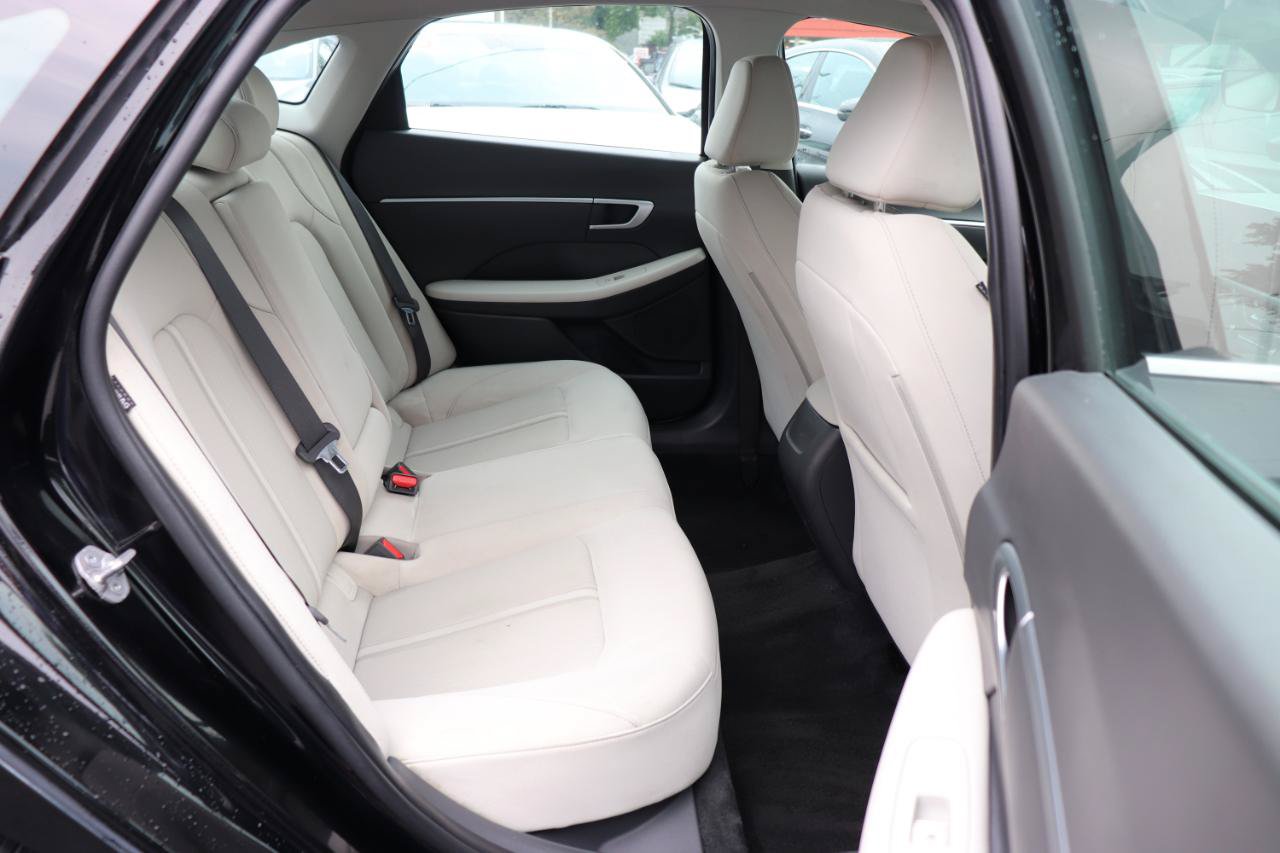 Used 2025 Hyundai Sonata SEL FWD image 13