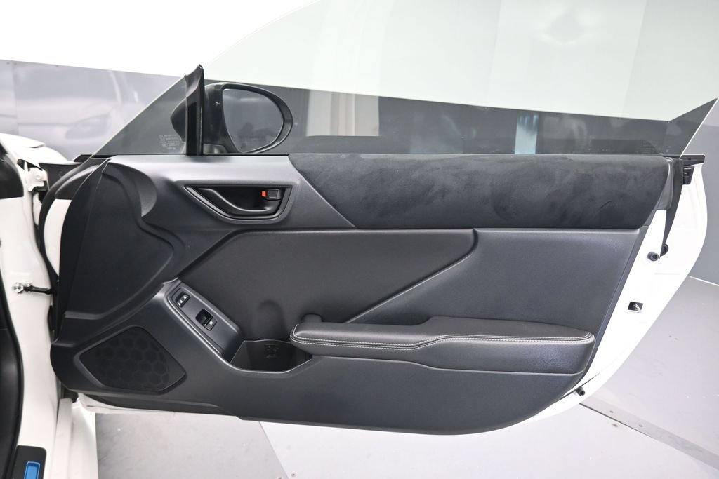 Used 2025 Toyota GR86 Premium w/ Performance Package RWD image 30