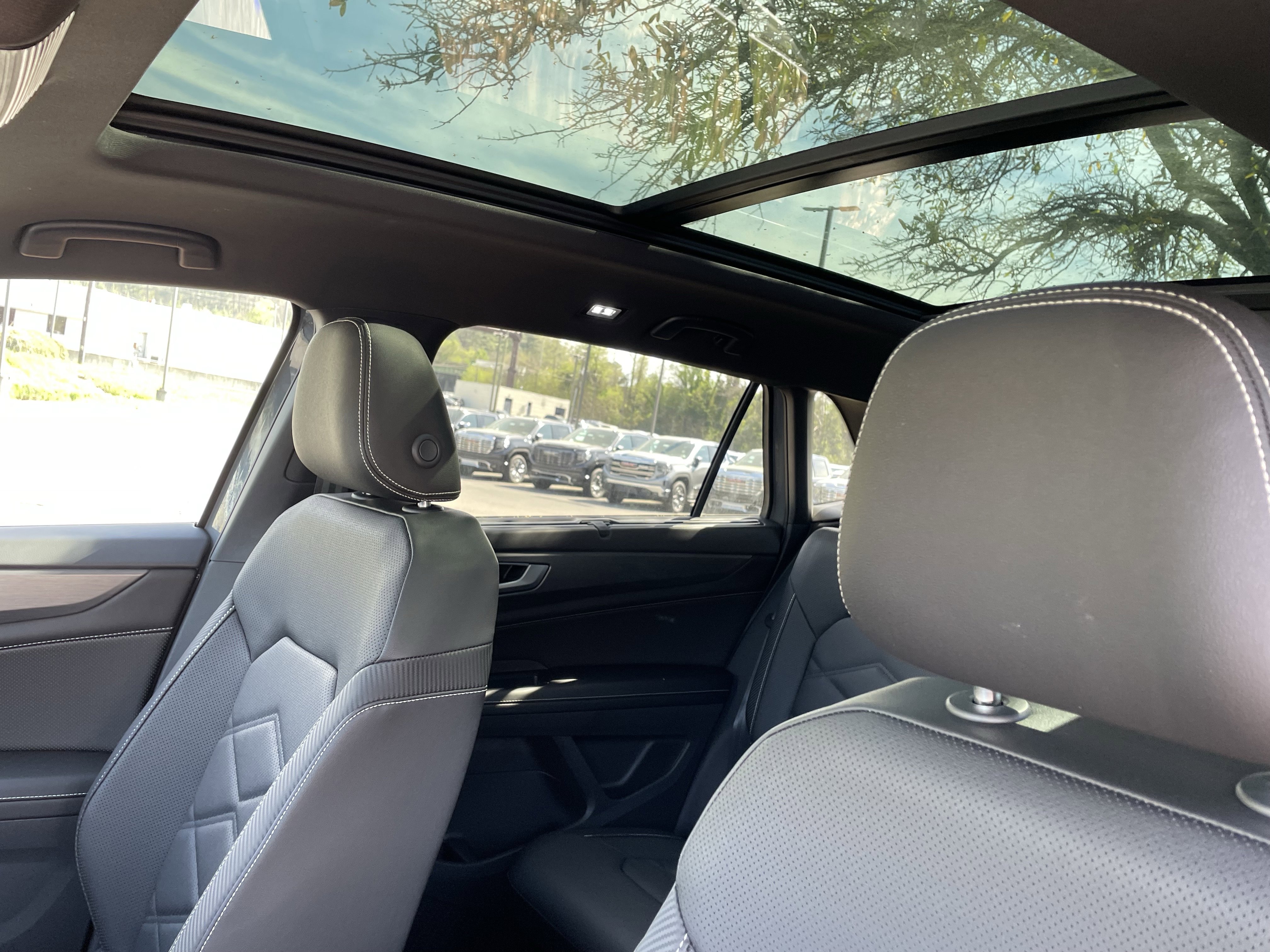 New 2026 Volkswagen Atlas Cross Sport SE image 16