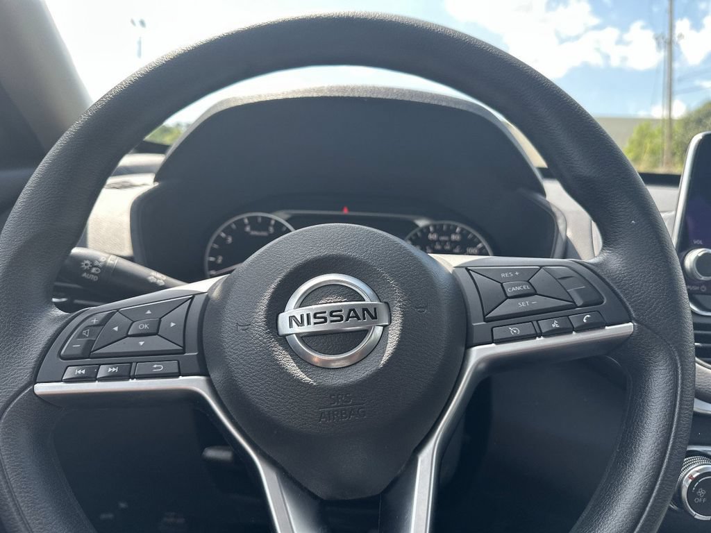 Used 2022 Nissan Altima 2.5 SV FWD image 15