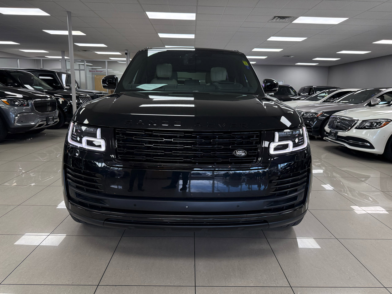 Used 2019 Land Rover Range Rover HSE image 4