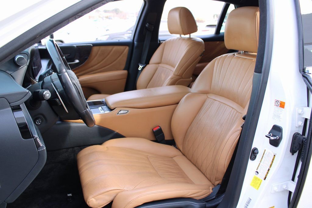 Used 2021 Lexus LS 500h image 7