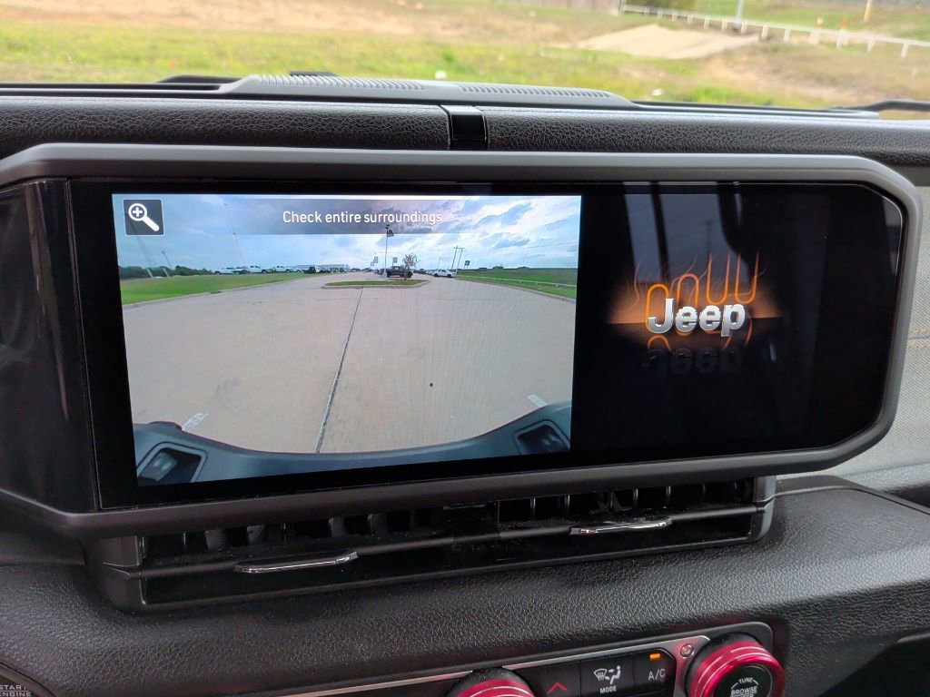 Used 2024 Jeep Gladiator Sport image 26