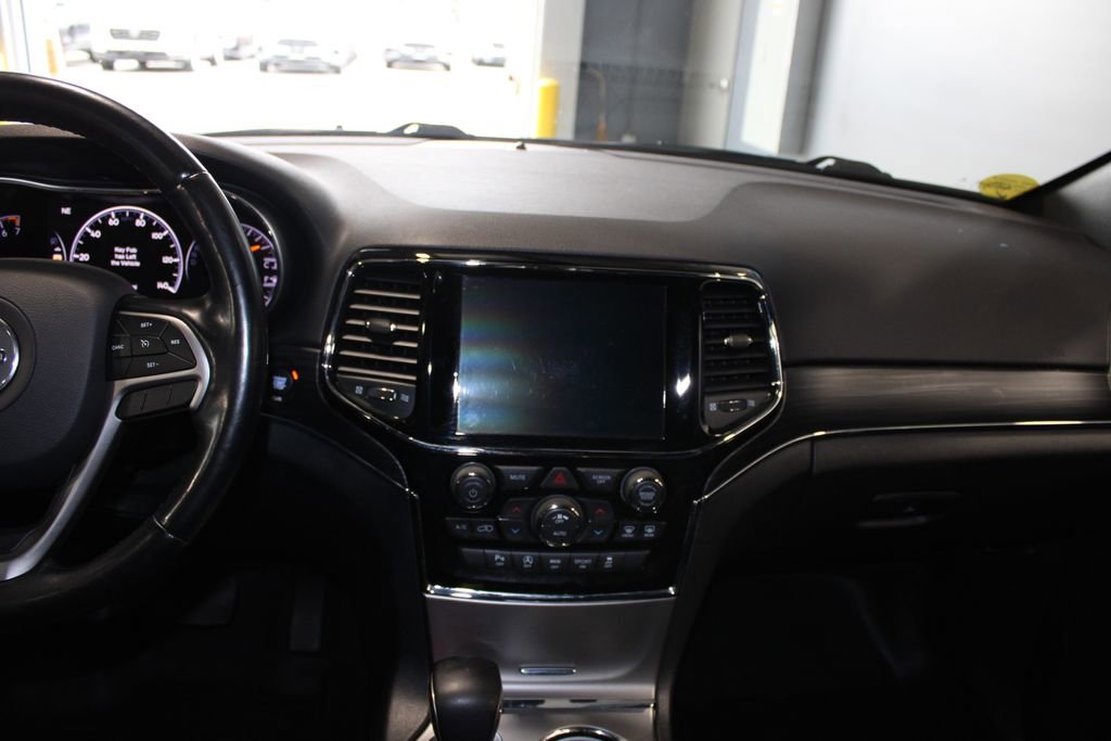 Used 2020 Jeep Grand Cherokee Limited AWD/4WD image 25