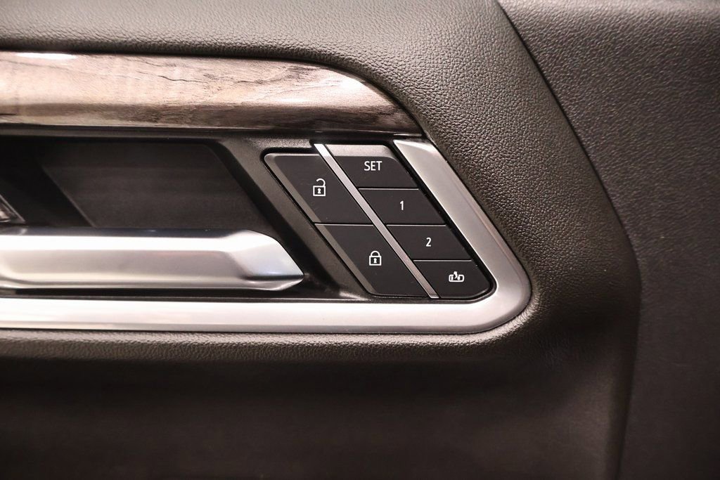 Used 2025 Chevrolet Silverado 2500 LTZ w/ LTZ Premium Package image 11