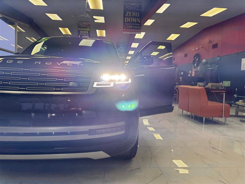 Used 2025 Land Rover Range Rover SE image 31