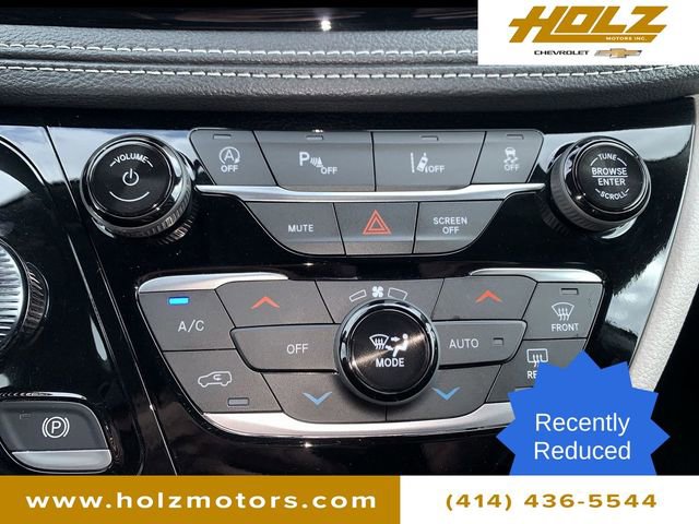 Used 2024 Chrysler Pacifica Touring-L image 31